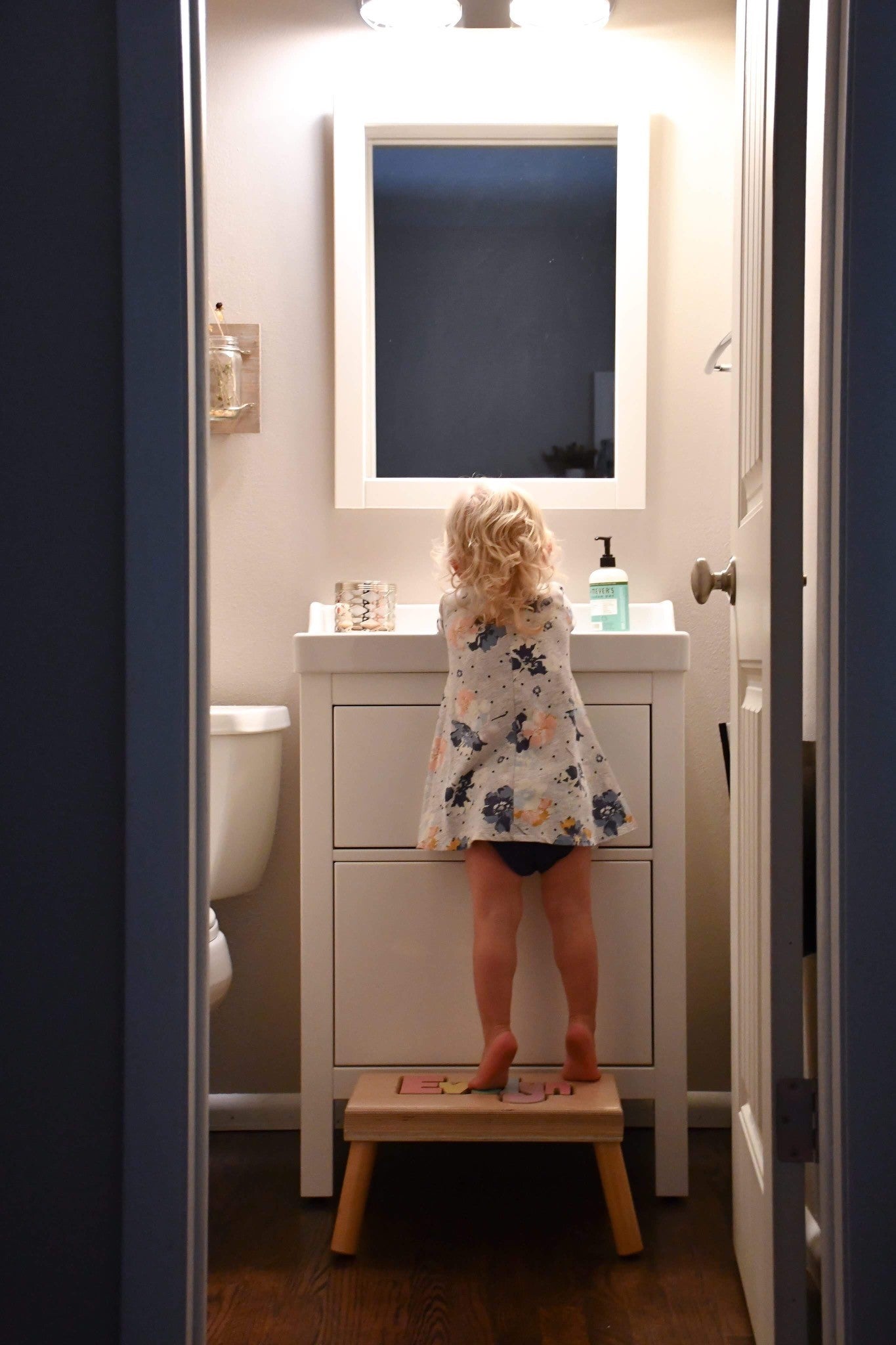 Puzzle_Name_Step_Stool_Usage5